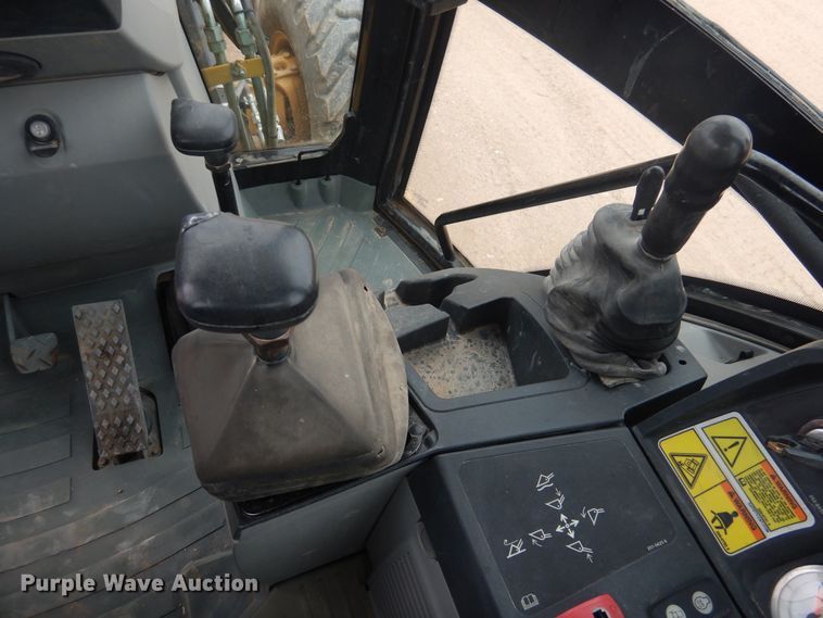 image for item DJ1038 2010 Caterpillar 420E  backhoe