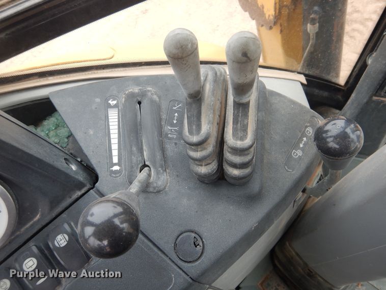 image for item DJ1038 2010 Caterpillar 420E  backhoe