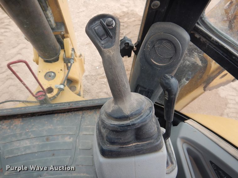 image for item DJ1038 2010 Caterpillar 420E  backhoe