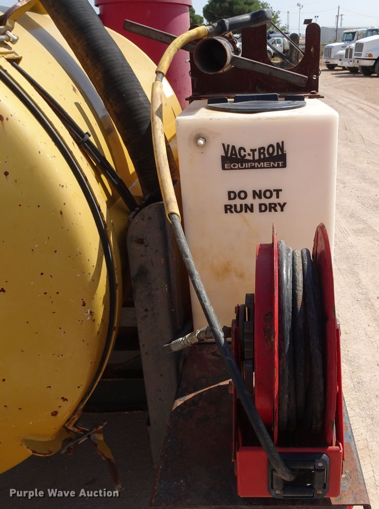 image for item DJ1044 2011 Vermeer Vactron LP555DT vacuum excavator