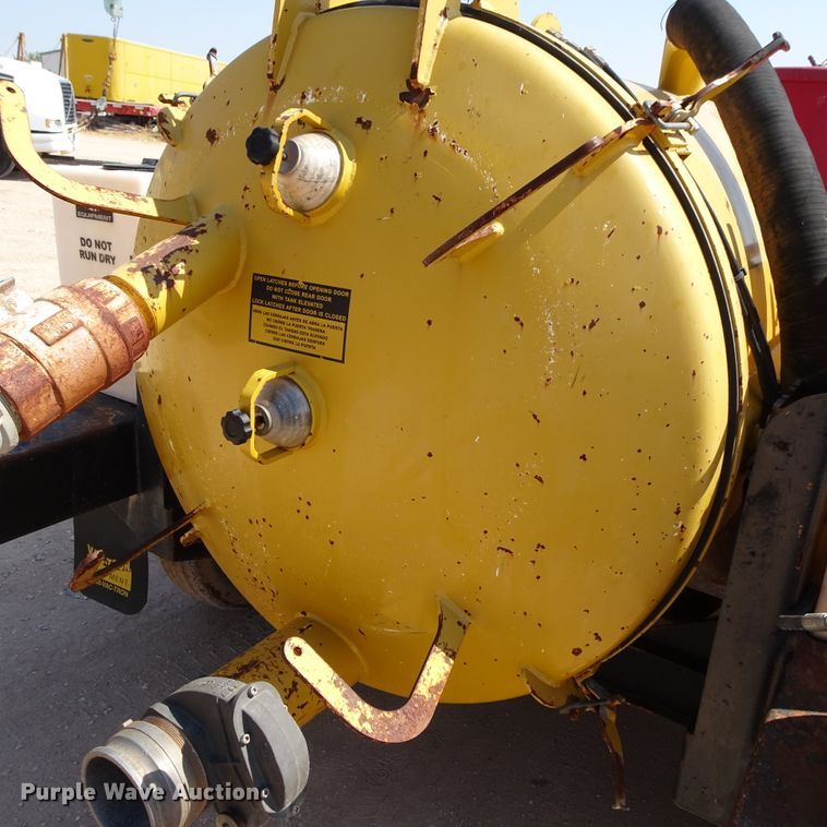 image for item DJ1044 2011 Vermeer Vactron LP555DT vacuum excavator