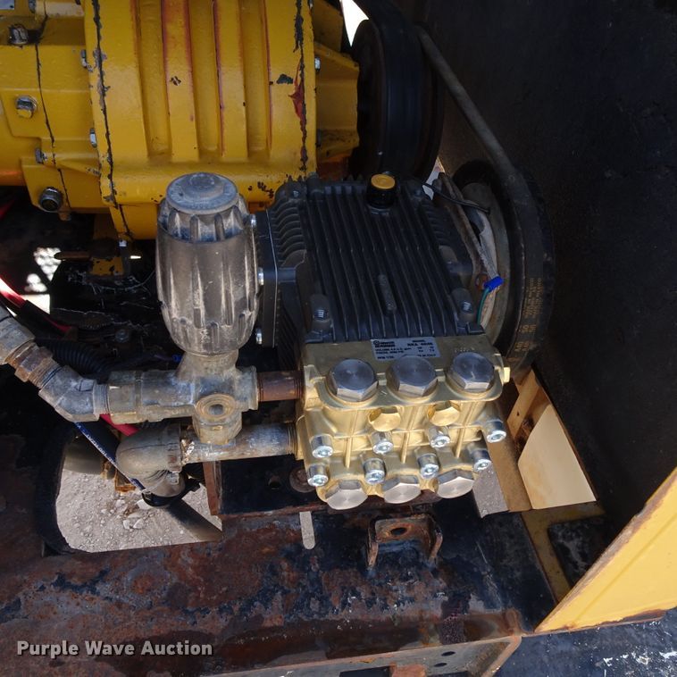 image for item DJ1044 2011 Vermeer Vactron LP555DT vacuum excavator