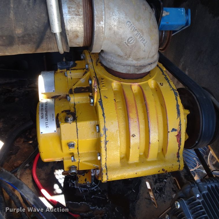 image for item DJ1044 2011 Vermeer Vactron LP555DT vacuum excavator