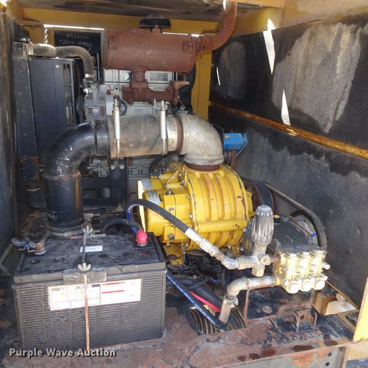 image for item DJ1044 2011 Vermeer Vactron LP555DT vacuum excavator