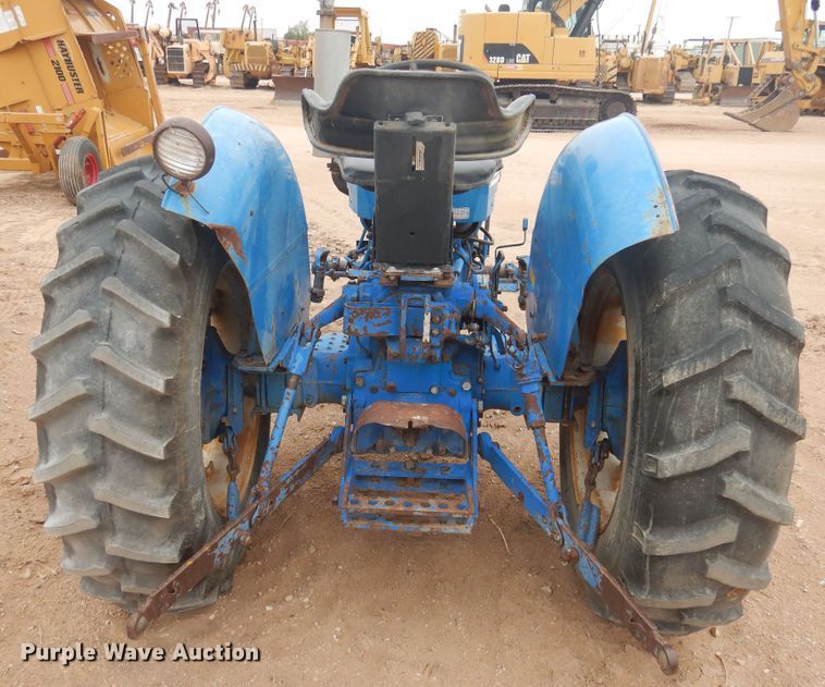 image for item DJ1061 Long 1563  tractor