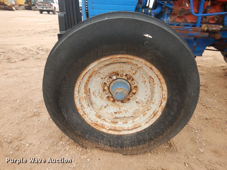 image for item DJ1061 Long 1563  tractor