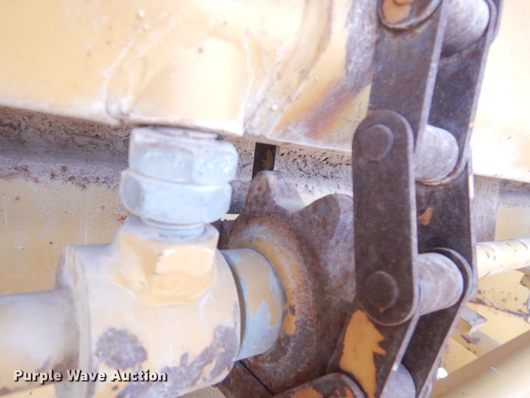 image for item DJ1063 HayBuster 2100 bale processor