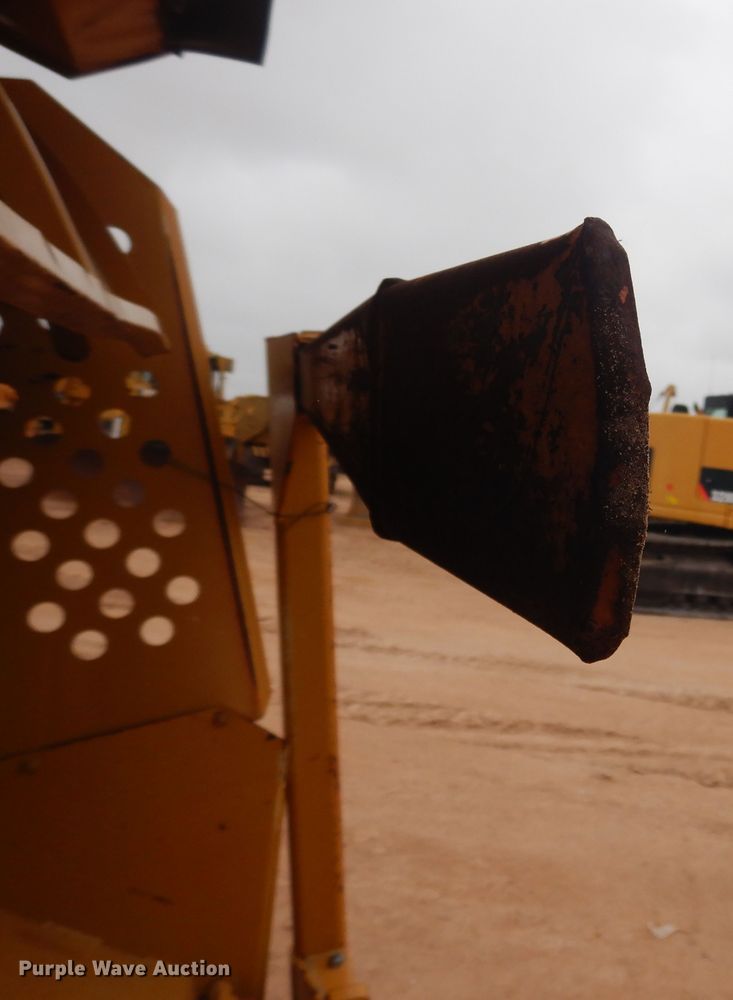 image for item DJ1063 HayBuster 2100 bale processor