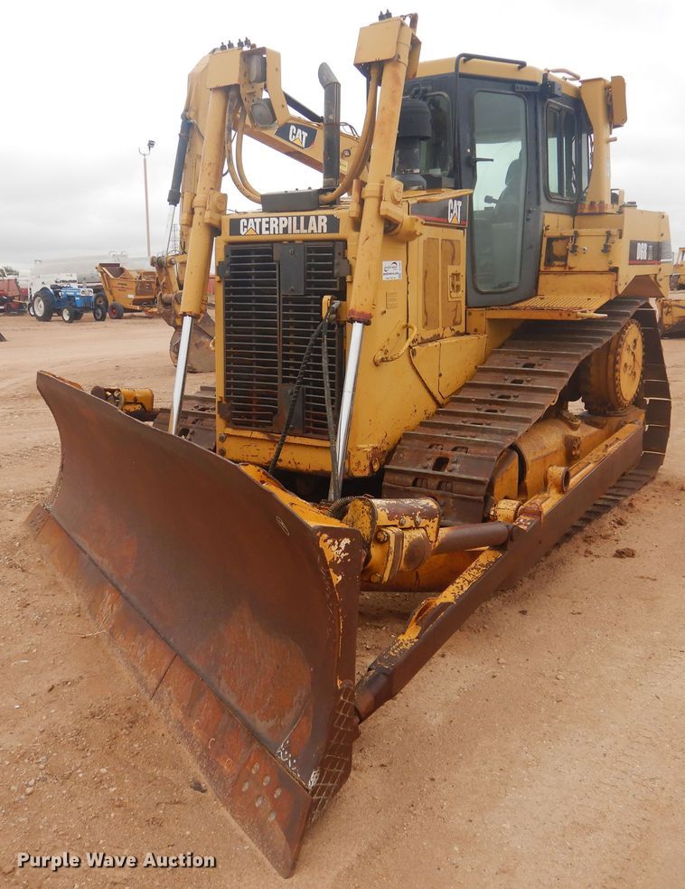 image for item DJ1065 2004 Caterpillar D6R XL Series II  dozer