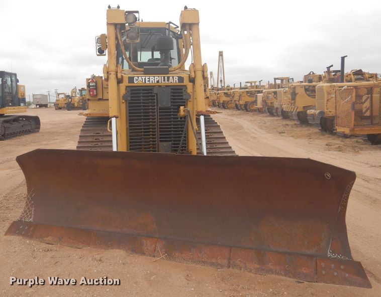 image for item DJ1065 2004 Caterpillar D6R XL Series II  dozer