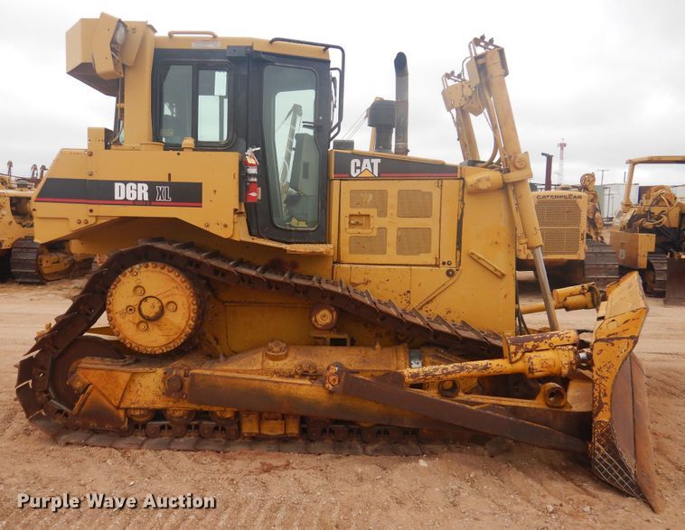 image for item DJ1065 2004 Caterpillar D6R XL Series II  dozer