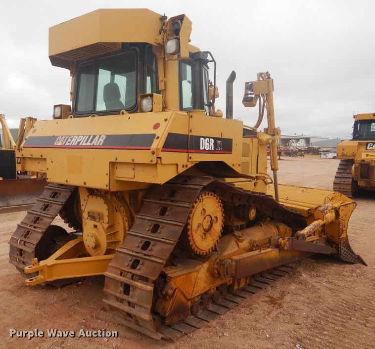 image for item DJ1065 2004 Caterpillar D6R XL Series II  dozer
