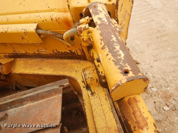 image for item DJ1065 2004 Caterpillar D6R XL Series II  dozer