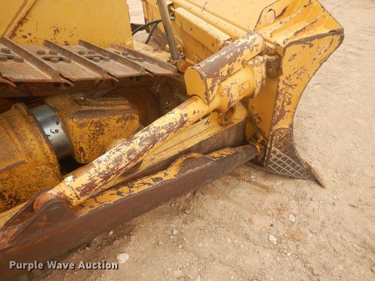 image for item DJ1065 2004 Caterpillar D6R XL Series II  dozer