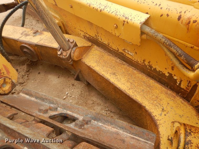 image for item DJ1065 2004 Caterpillar D6R XL Series II  dozer
