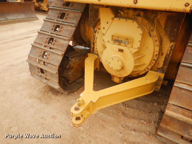 image for item DJ1065 2004 Caterpillar D6R XL Series II  dozer