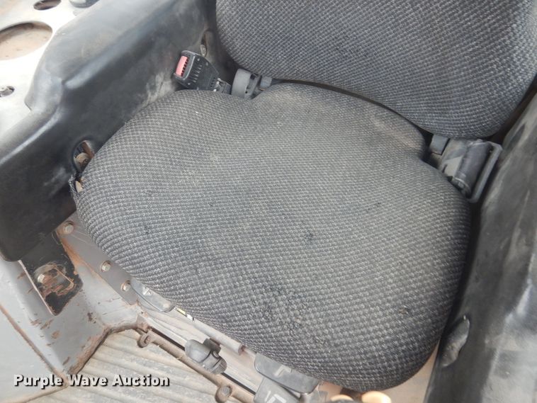 image for item DJ1065 2004 Caterpillar D6R XL Series II  dozer