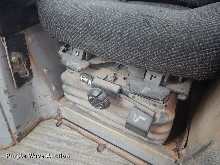 image for item DJ1065 2004 Caterpillar D6R XL Series II  dozer