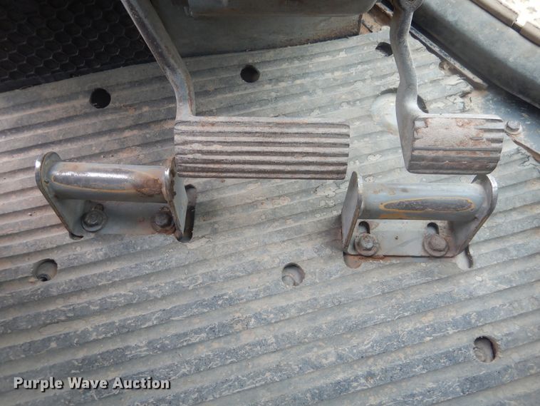 image for item DJ1065 2004 Caterpillar D6R XL Series II  dozer