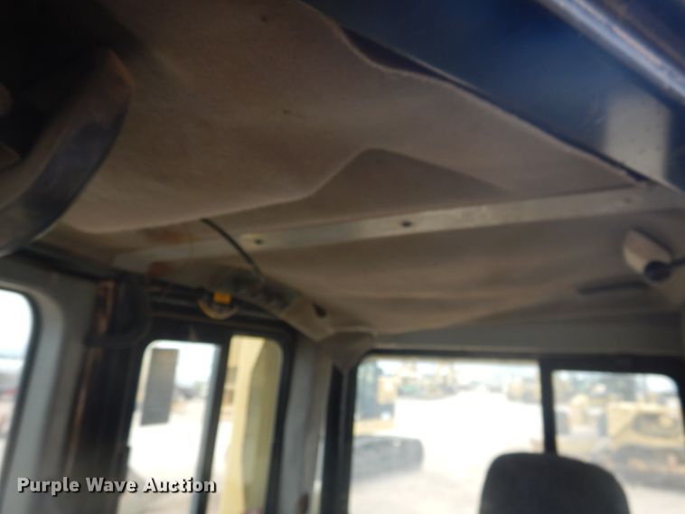 image for item DJ1065 2004 Caterpillar D6R XL Series II  dozer