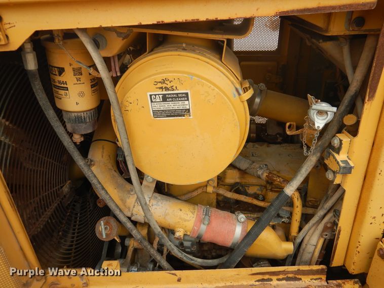 image for item DJ1065 2004 Caterpillar D6R XL Series II  dozer