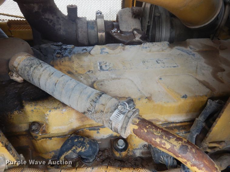 image for item DJ1065 2004 Caterpillar D6R XL Series II  dozer