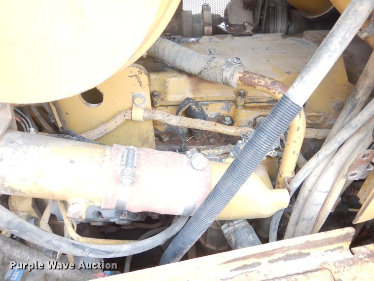 image for item DJ1065 2004 Caterpillar D6R XL Series II  dozer