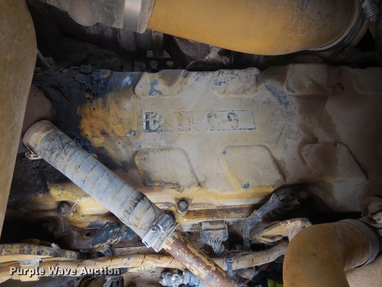 image for item DJ1065 2004 Caterpillar D6R XL Series II  dozer