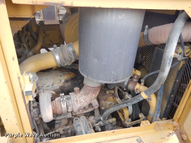 image for item DJ1065 2004 Caterpillar D6R XL Series II  dozer