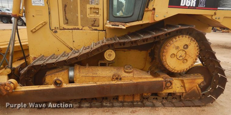 image for item DJ1065 2004 Caterpillar D6R XL Series II  dozer