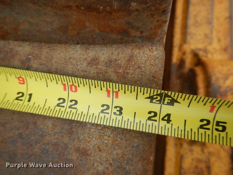 image for item DJ1065 2004 Caterpillar D6R XL Series II  dozer