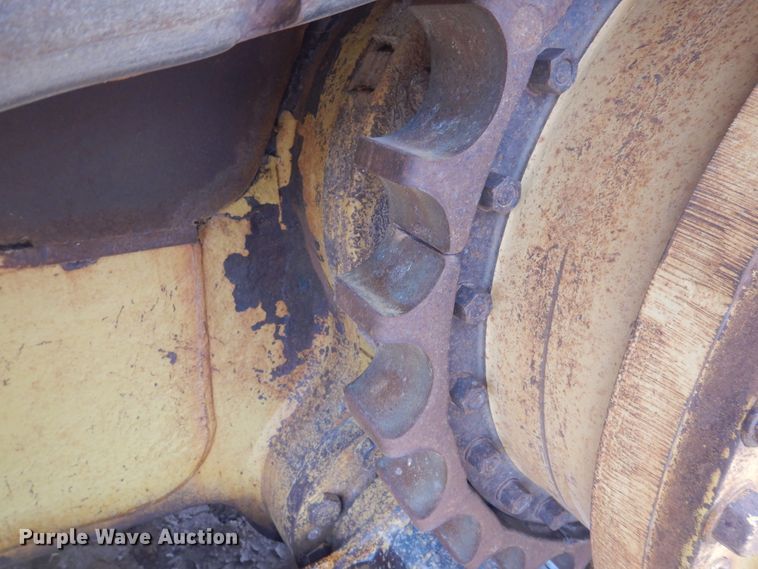 image for item DJ1065 2004 Caterpillar D6R XL Series II  dozer