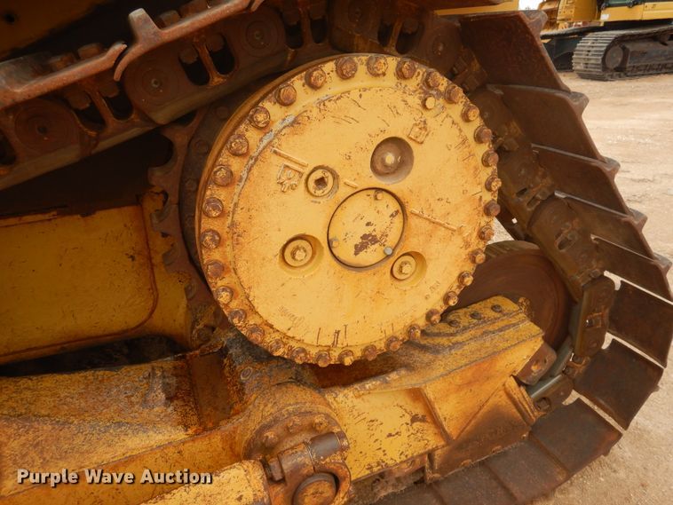 image for item DJ1065 2004 Caterpillar D6R XL Series II  dozer