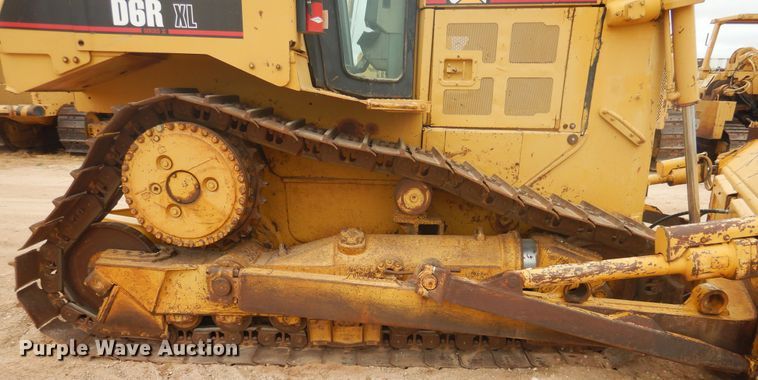 image for item DJ1065 2004 Caterpillar D6R XL Series II  dozer