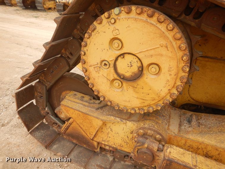 image for item DJ1065 2004 Caterpillar D6R XL Series II  dozer