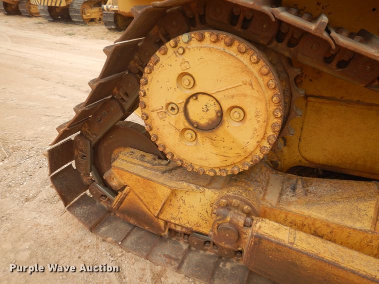 image for item DJ1065 2004 Caterpillar D6R XL Series II  dozer