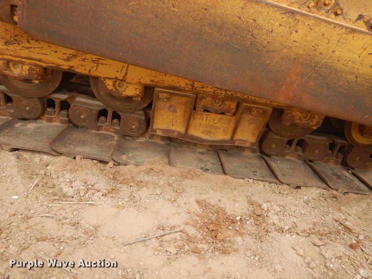 image for item DJ1065 2004 Caterpillar D6R XL Series II  dozer