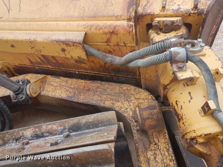 image for item DJ1066 2012 Caterpillar D6T XL  dozer