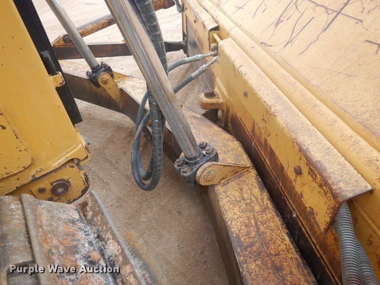 image for item DJ1066 2012 Caterpillar D6T XL  dozer