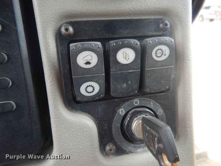 image for item DJ1066 2012 Caterpillar D6T XL  dozer