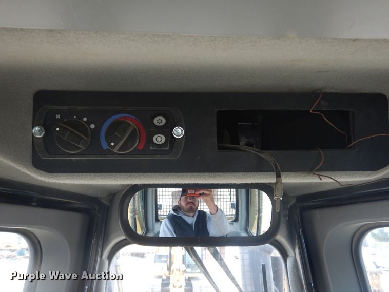 image for item DJ1066 2012 Caterpillar D6T XL  dozer