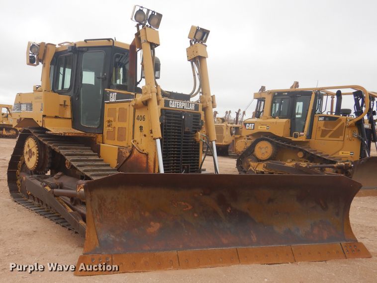 image for item DJ1067 2004 Caterpillar D6R XL Series II  dozer