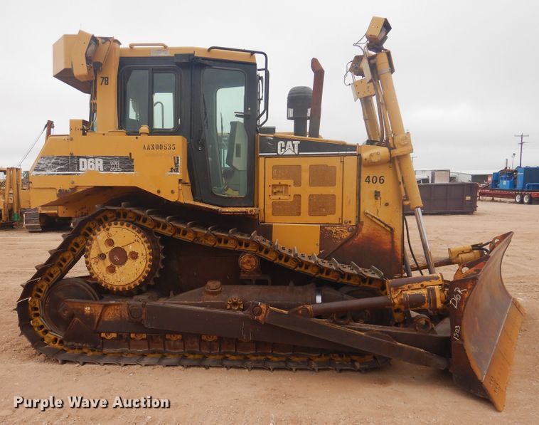 image for item DJ1067 2004 Caterpillar D6R XL Series II  dozer