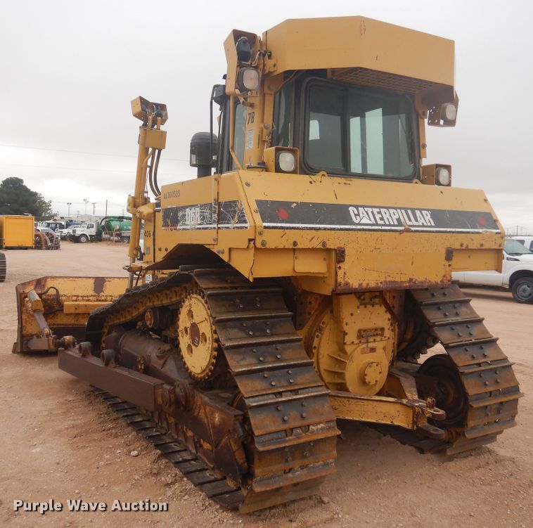 image for item DJ1067 2004 Caterpillar D6R XL Series II  dozer