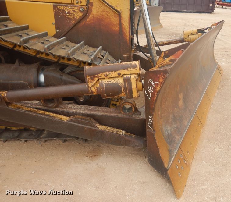 image for item DJ1067 2004 Caterpillar D6R XL Series II  dozer