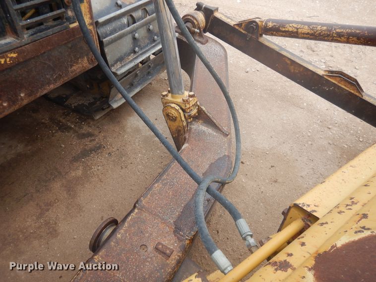 image for item DJ1067 2004 Caterpillar D6R XL Series II  dozer