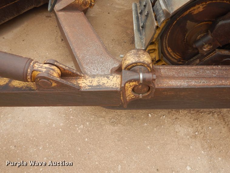 image for item DJ1067 2004 Caterpillar D6R XL Series II  dozer