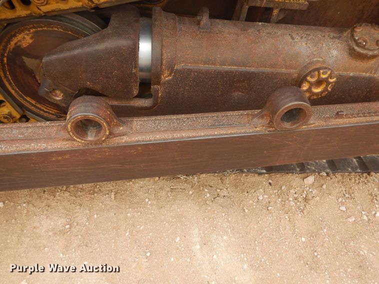 image for item DJ1067 2004 Caterpillar D6R XL Series II  dozer