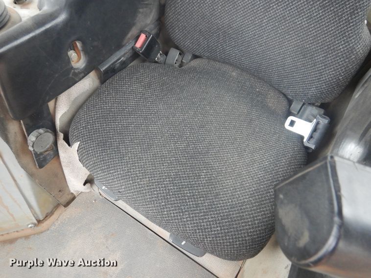 image for item DJ1067 2004 Caterpillar D6R XL Series II  dozer