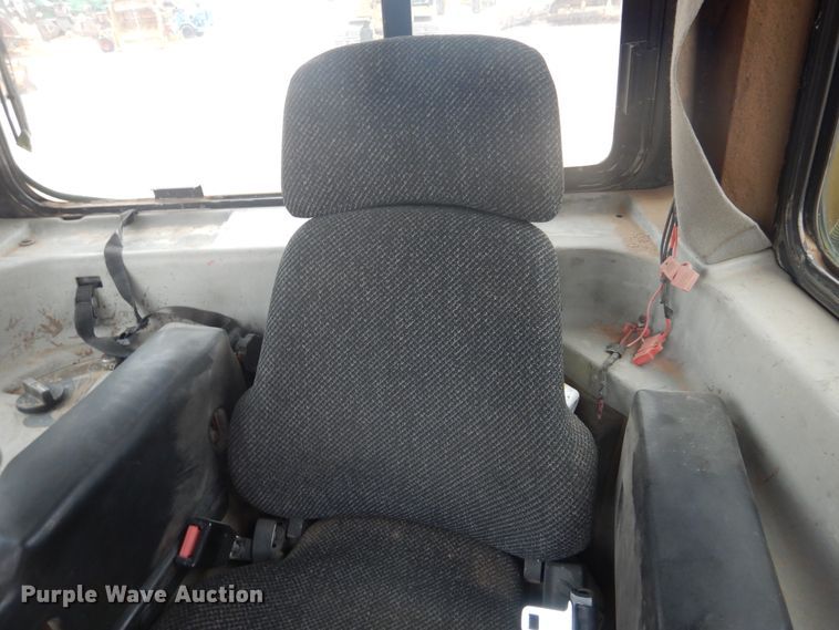 image for item DJ1067 2004 Caterpillar D6R XL Series II  dozer